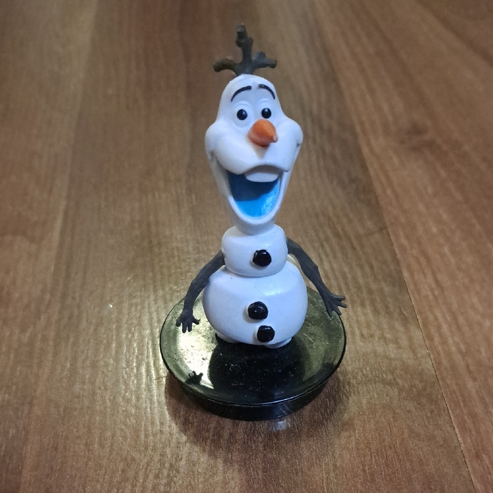 Disney Olaf Figurine